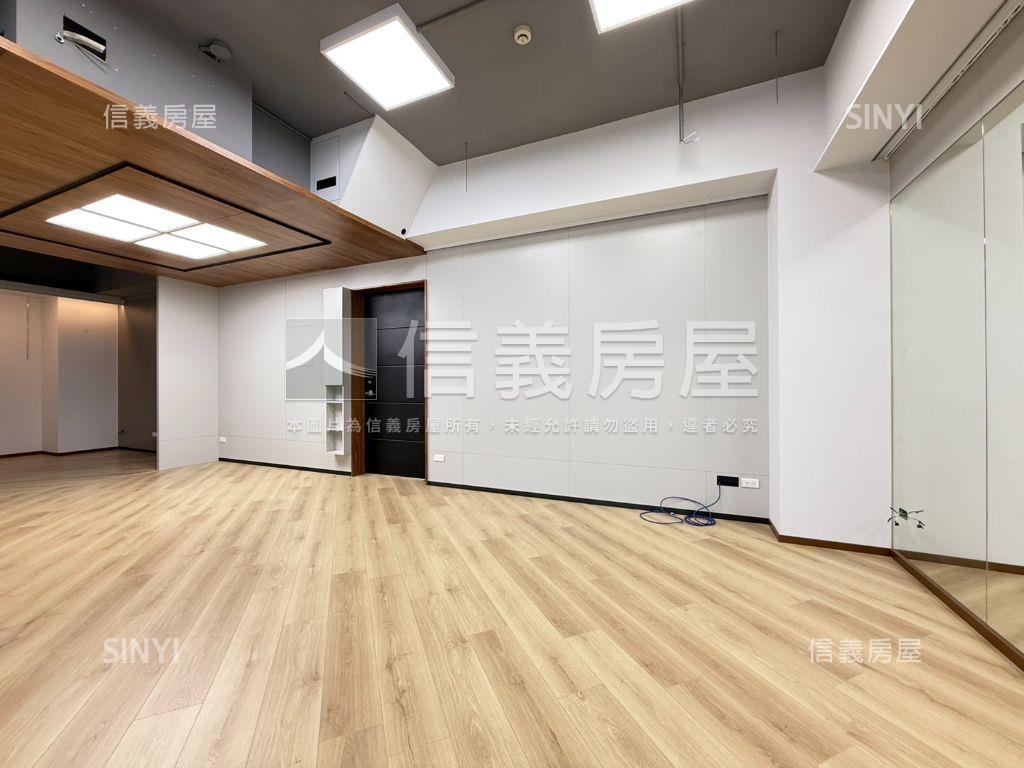 晶華酒店旁管理電梯房屋室內格局與周邊環境