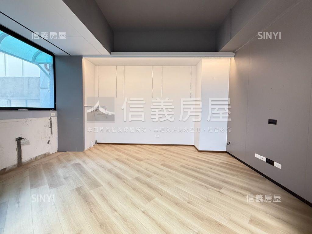 晶華酒店旁管理電梯房屋室內格局與周邊環境