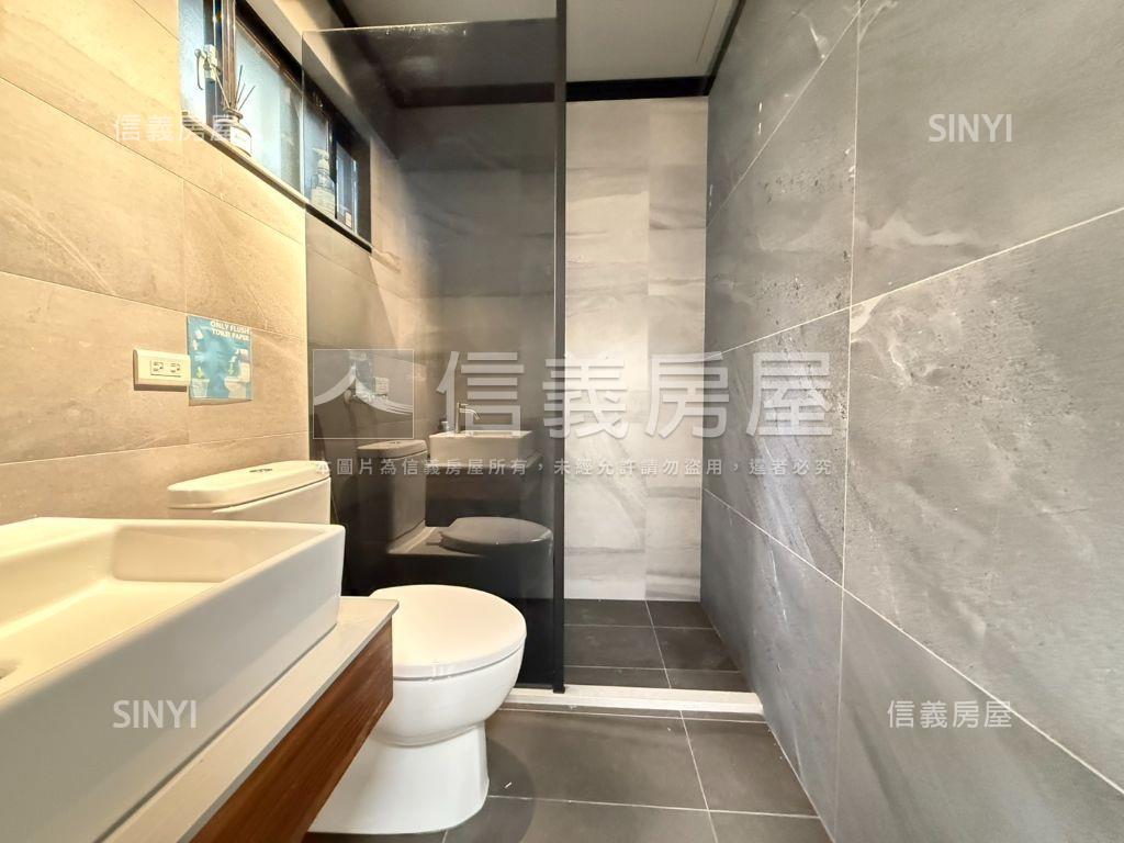 晶華酒店旁管理電梯房屋室內格局與周邊環境