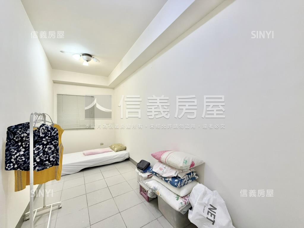 近萬大樹林線三角窗店面房屋室內格局與周邊環境