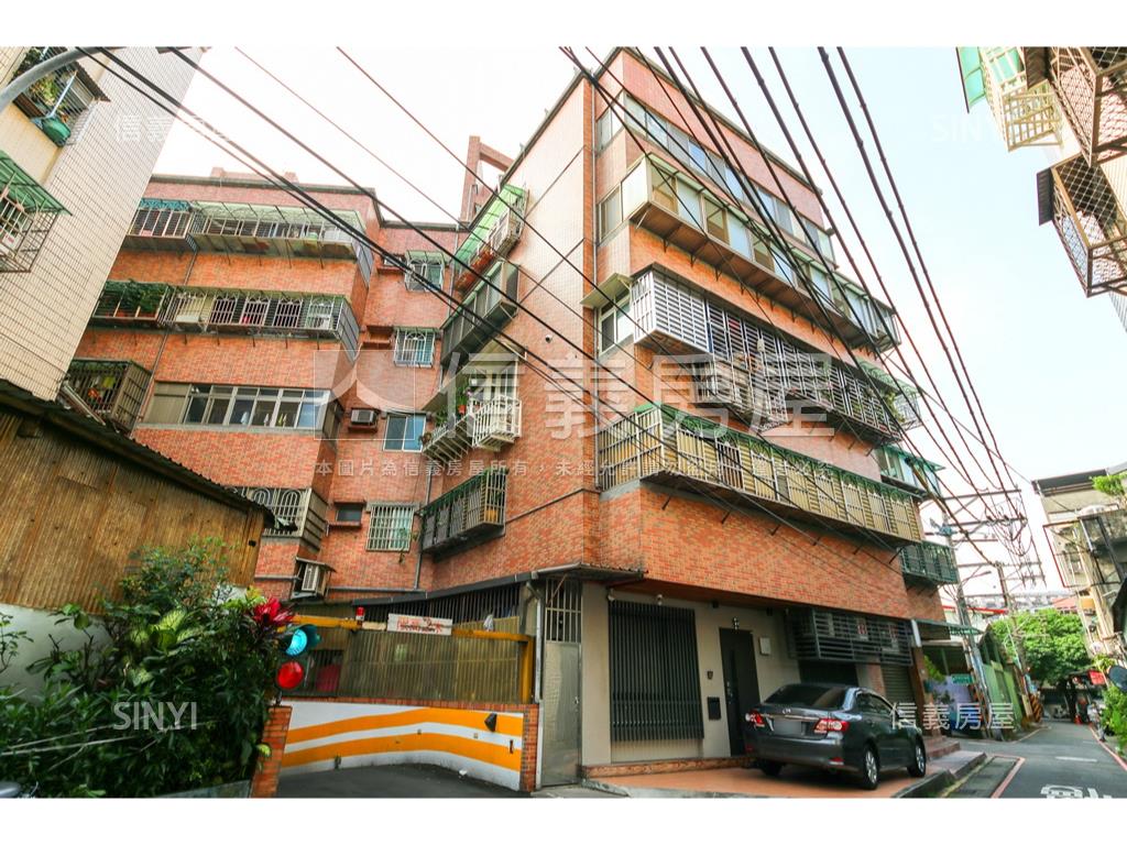 近萬大樹林線三角窗店面房屋室內格局與周邊環境