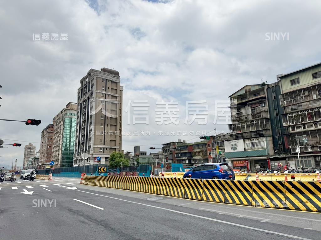 近萬大樹林線三角窗店面房屋室內格局與周邊環境