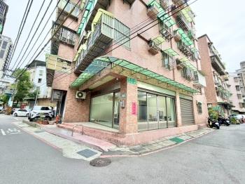 近萬大樹林線三角窗店面