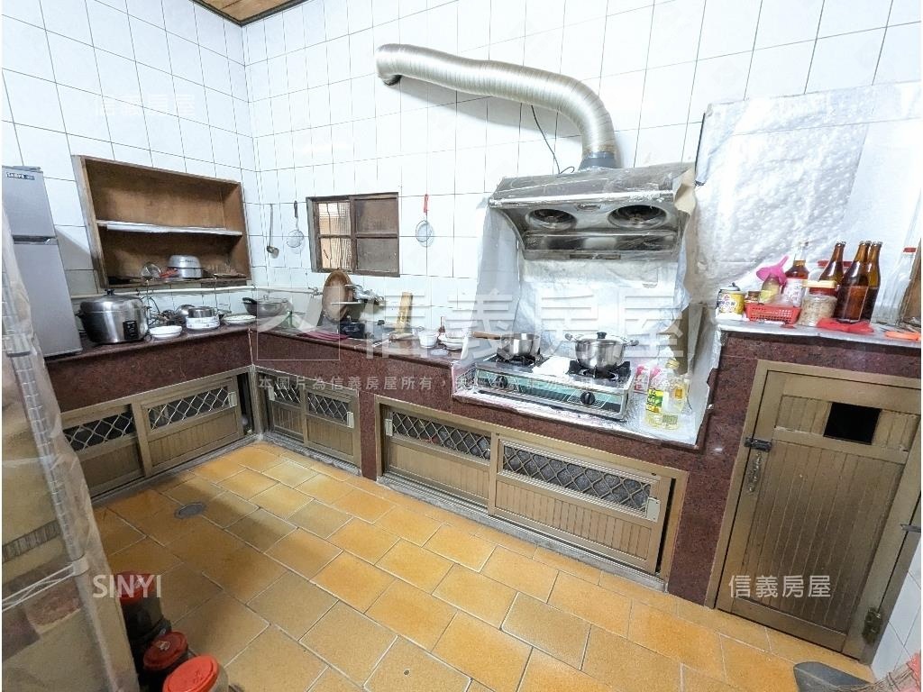 中航路高坪效透天美屋房屋室內格局與周邊環境