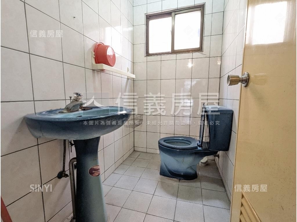 中航路高坪效透天美屋房屋室內格局與周邊環境