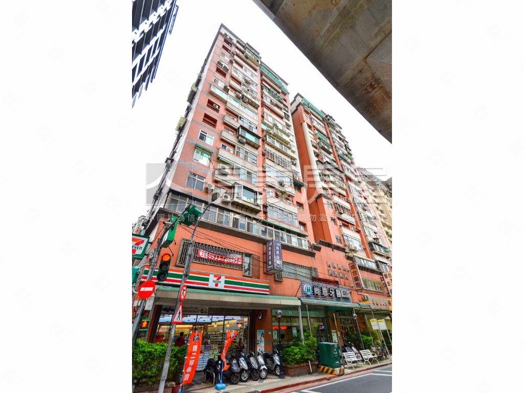 捷運～大老闆圓夢起飛店面房屋室內格局與周邊環境