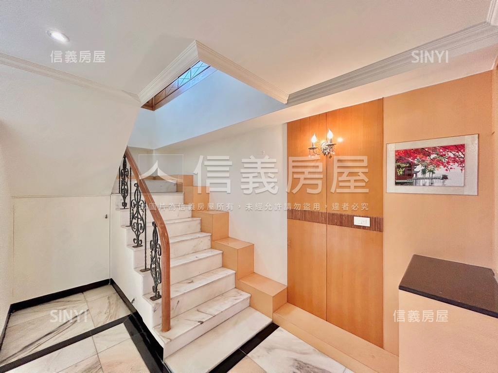 買服１％－雲門視野樓中樓房屋室內格局與周邊環境