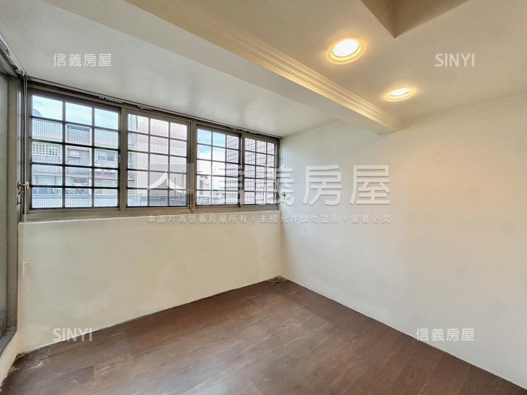買服１％－雲門視野樓中樓房屋室內格局與周邊環境