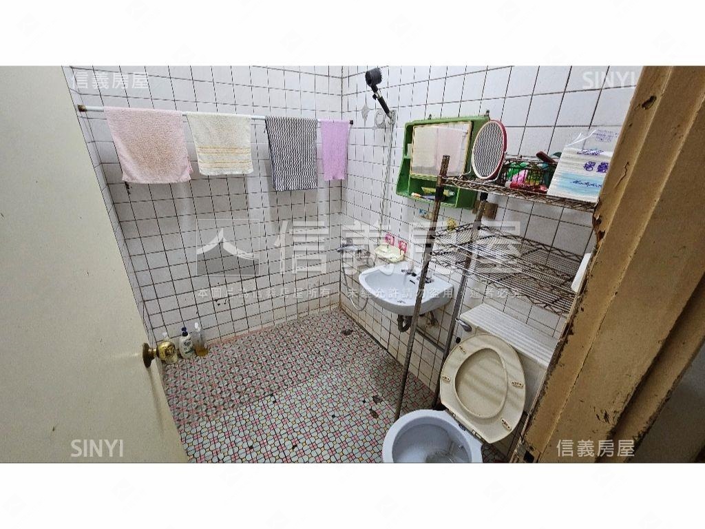 買一間近未來捷運宅邸房屋室內格局與周邊環境