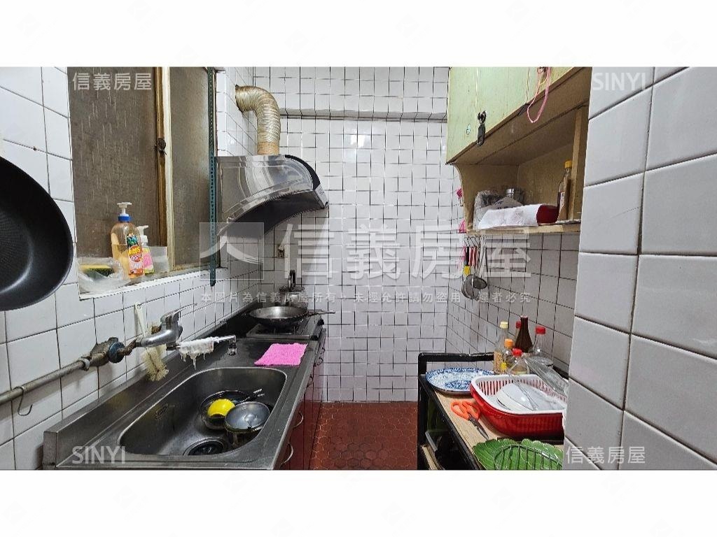 買一間近未來捷運宅邸房屋室內格局與周邊環境