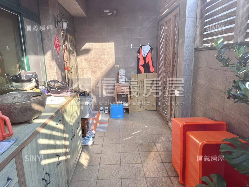 杏林二路精美透天房屋室內格局與周邊環境
