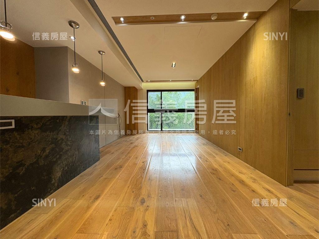 國美Ａ１夢幻四房車位房屋室內格局與周邊環境