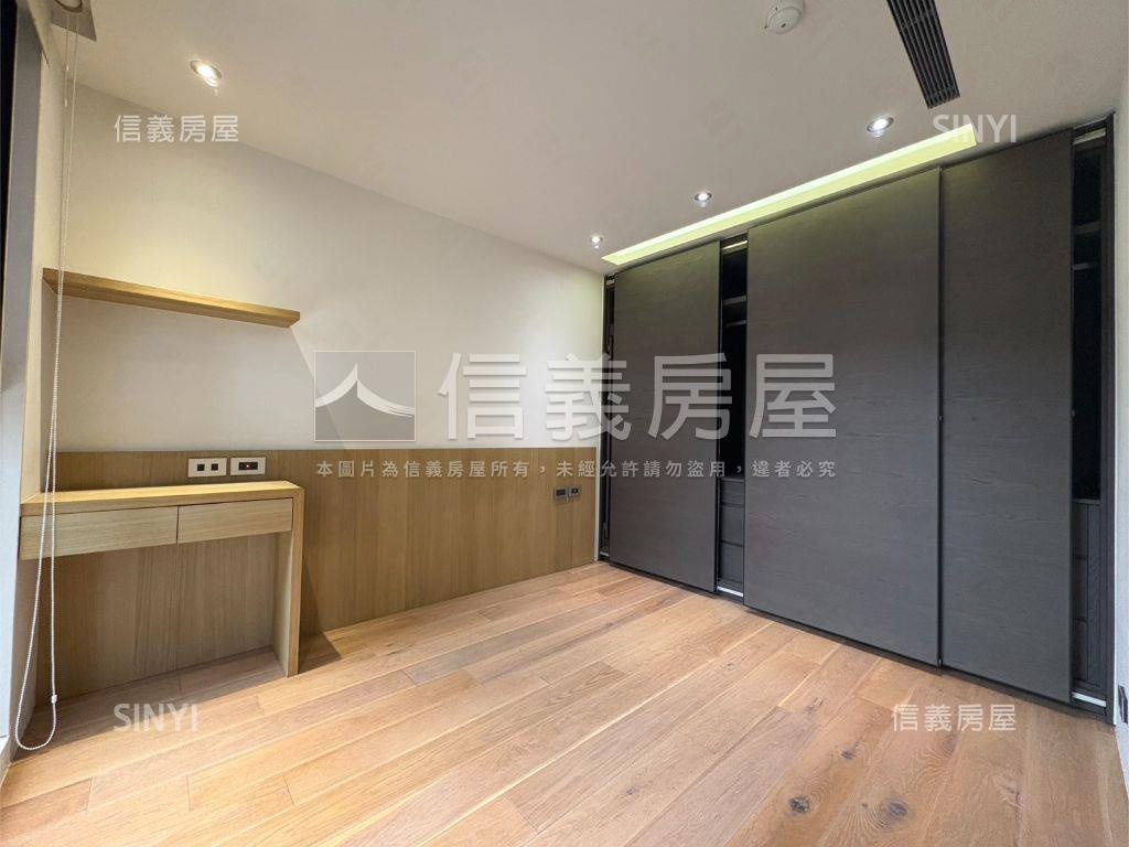 國美Ａ１夢幻四房車位房屋室內格局與周邊環境