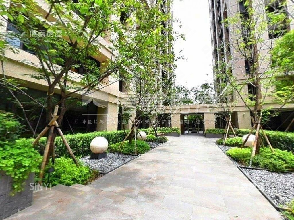 國美Ａ１夢幻四房車位房屋室內格局與周邊環境