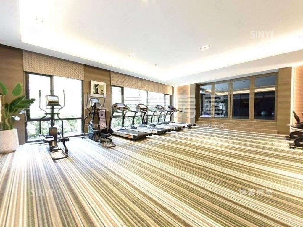 國美Ａ１夢幻四房車位房屋室內格局與周邊環境