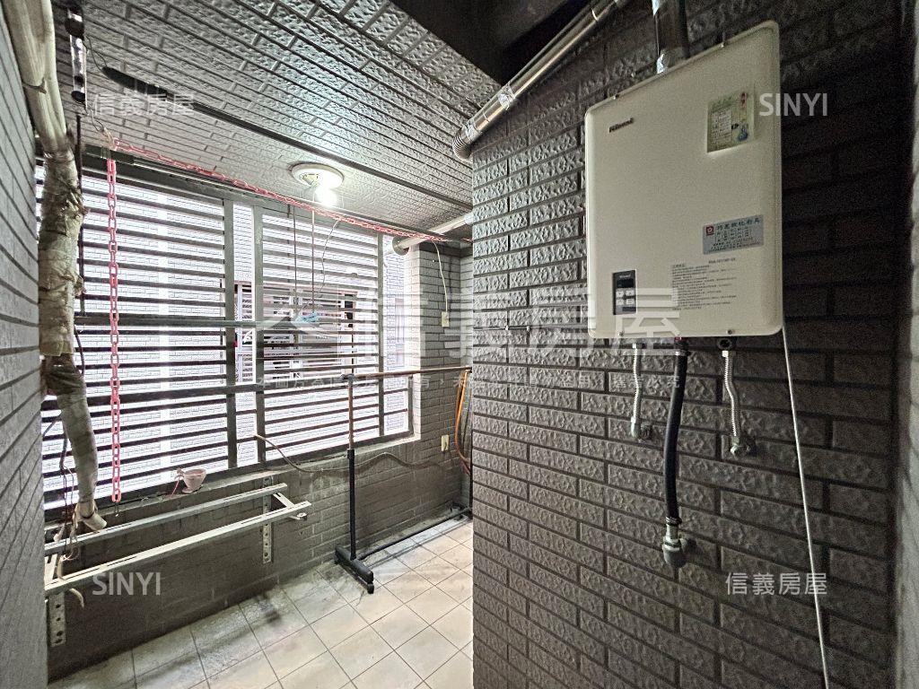 鄉林凱撒２房有車位房屋室內格局與周邊環境