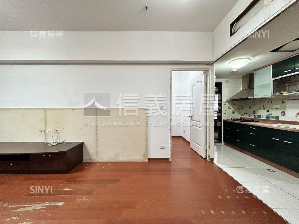 鄉林凱撒２房有車位房屋室內格局與周邊環境