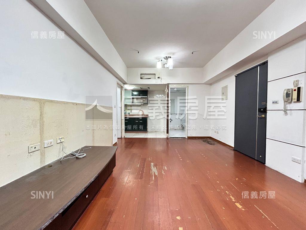 鄉林凱撒２房有車位房屋室內格局與周邊環境