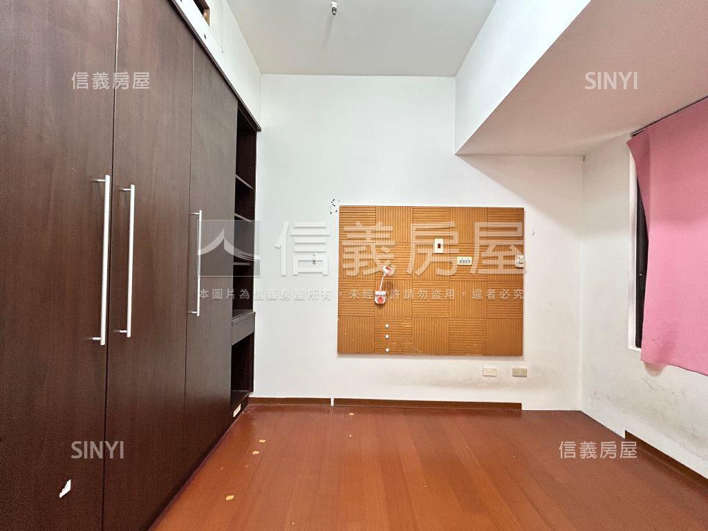 鄉林凱撒２房有車位房屋室內格局與周邊環境