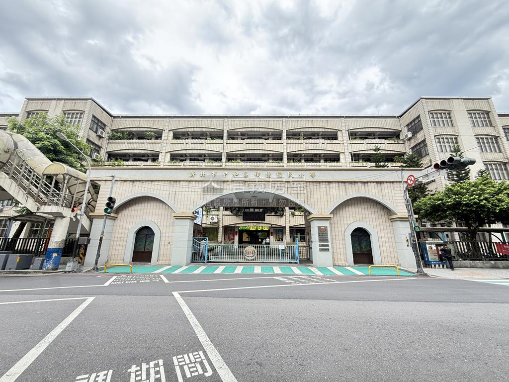 員山路３房美寓房屋室內格局與周邊環境