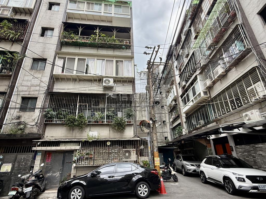 員山路３房美寓房屋室內格局與周邊環境