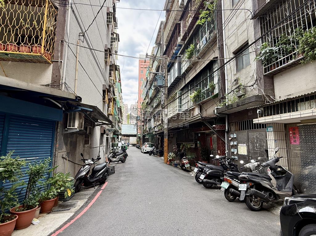 員山路３房美寓房屋室內格局與周邊環境