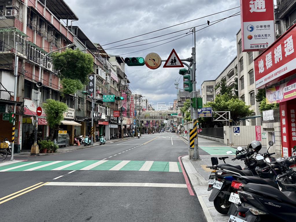 員山路３房美寓房屋室內格局與周邊環境