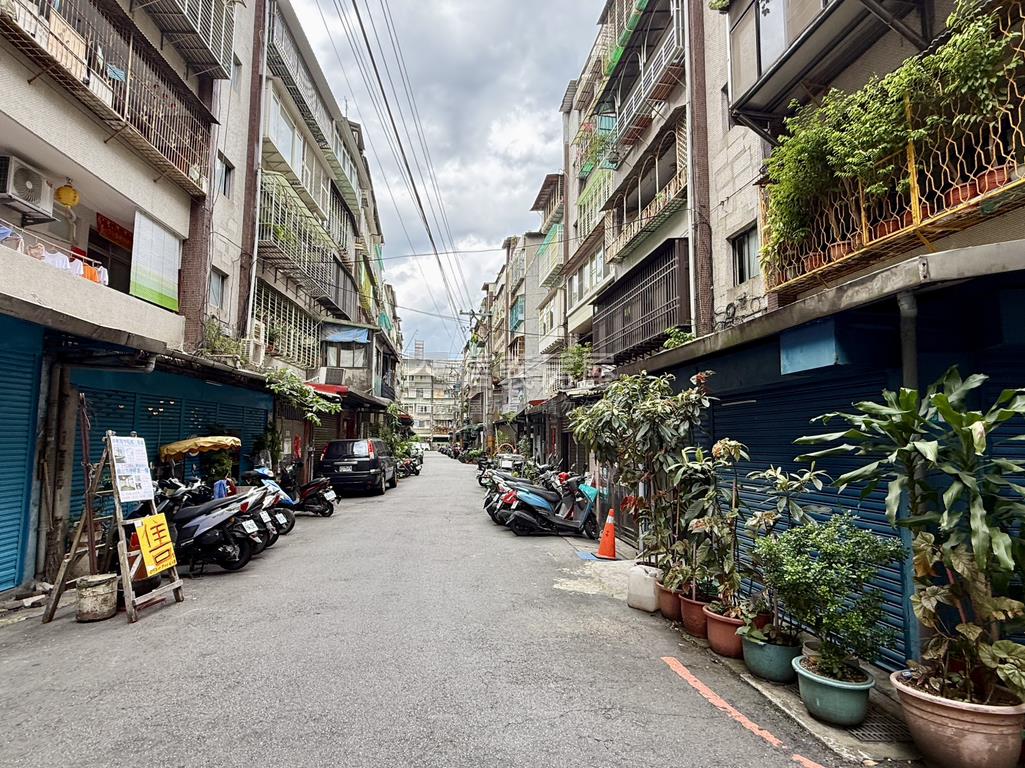 員山路３房美寓房屋室內格局與周邊環境