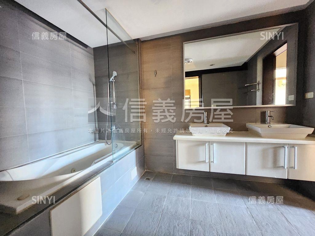 好市多商圈稀有車庫透天房屋室內格局與周邊環境