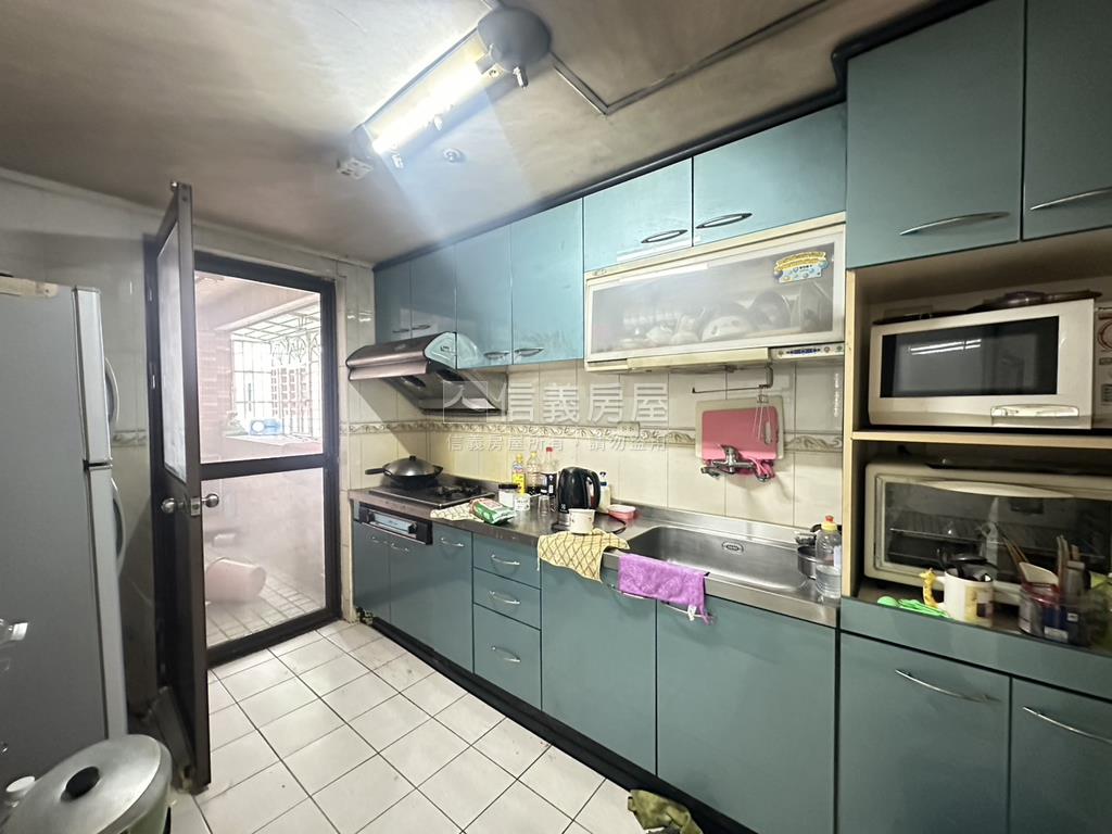 陸光新城Ａ區四房車位房屋室內格局與周邊環境