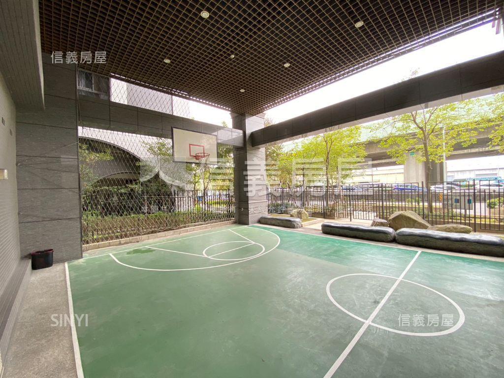 十二期高樓三房平車美裝潢房屋室內格局與周邊環境