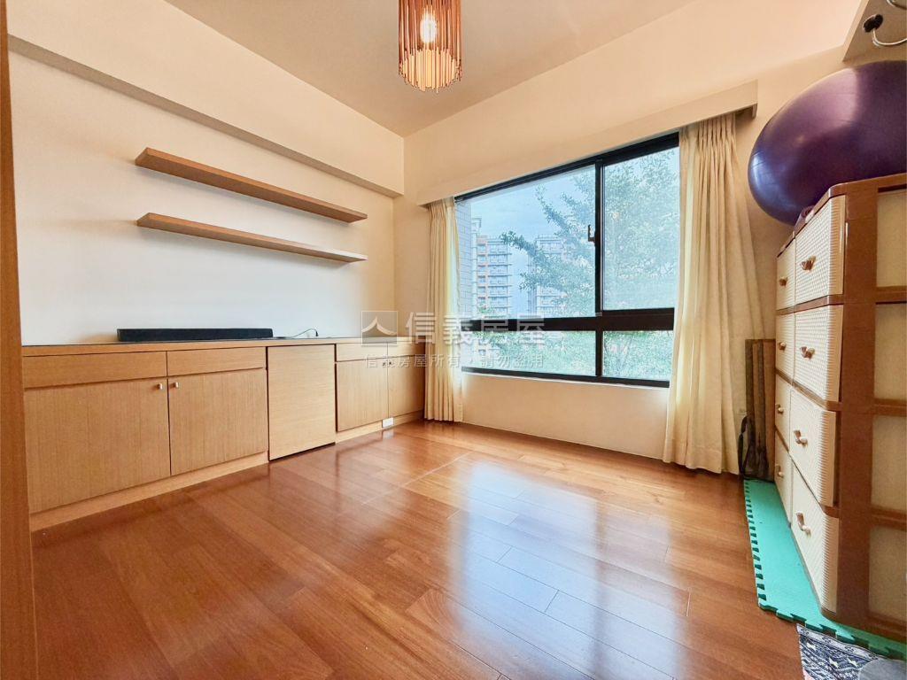 康橋水花園方正採光３房房屋室內格局與周邊環境
