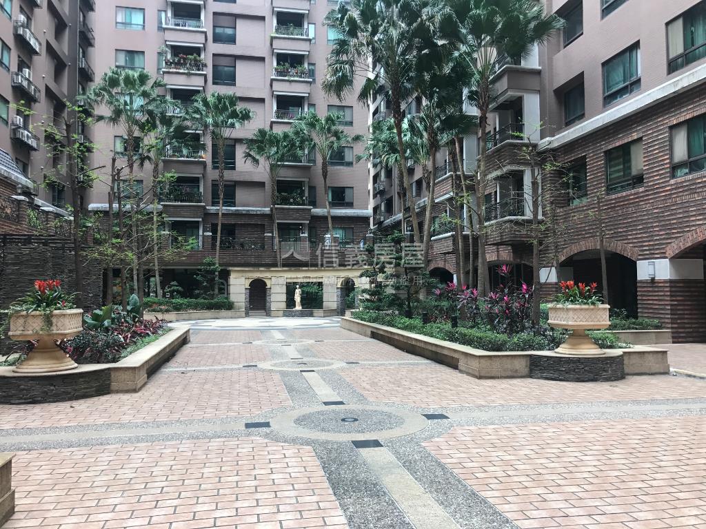 康橋水花園方正採光３房房屋室內格局與周邊環境