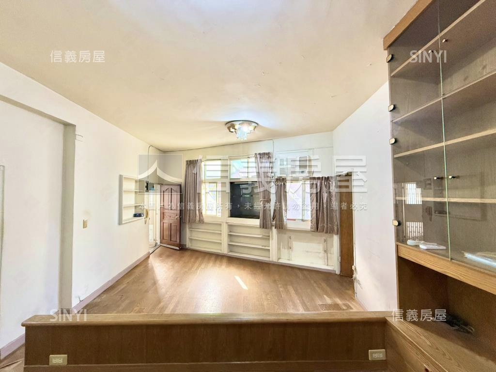 台北市邊間免爬高三樓房屋室內格局與周邊環境