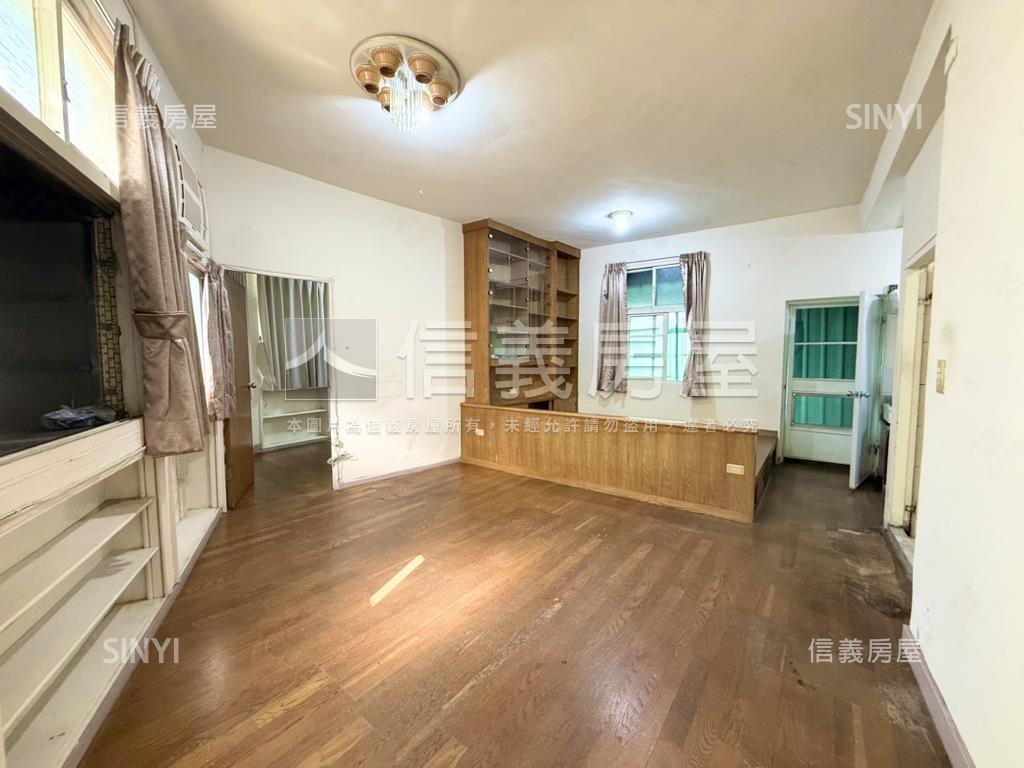 台北市邊間免爬高三樓房屋室內格局與周邊環境