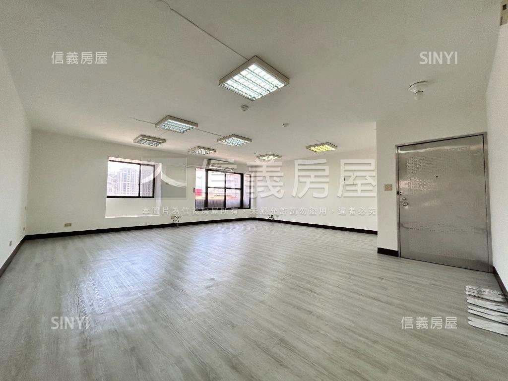 正南京東路崇偉三房車位房屋室內格局與周邊環境