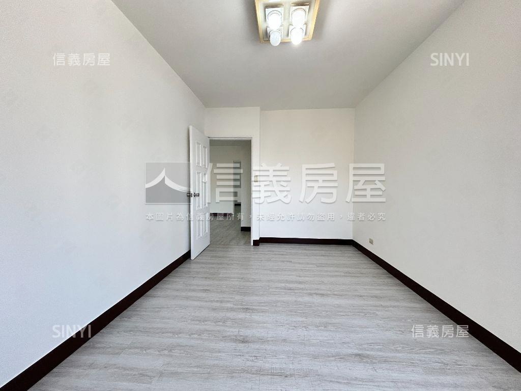 正南京東路崇偉三房車位房屋室內格局與周邊環境