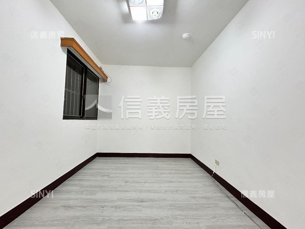 正南京東路崇偉三房車位房屋室內格局與周邊環境