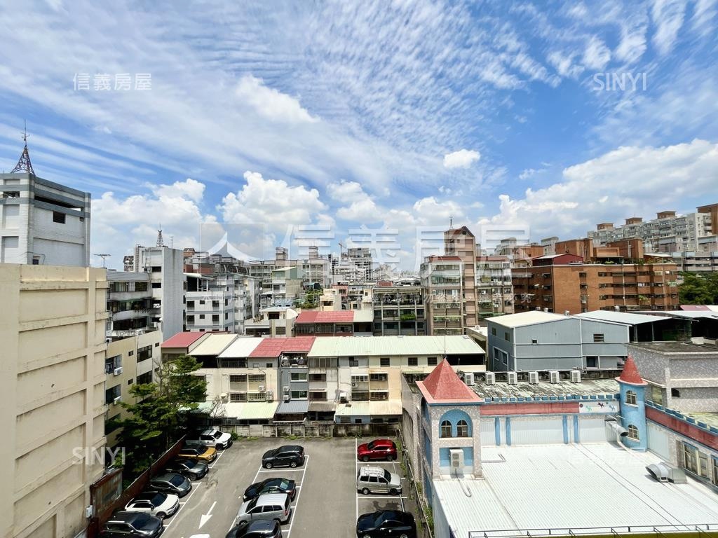 近文心路４房樓中樓＋平車房屋室內格局與周邊環境