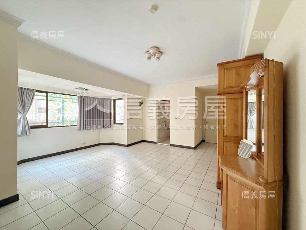 復新建設大三房附休旅車位房屋室內格局與周邊環境