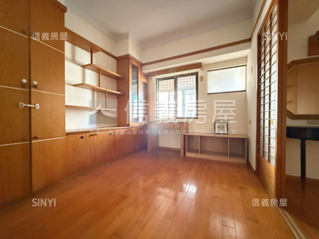 復新建設大三房附休旅車位房屋室內格局與周邊環境