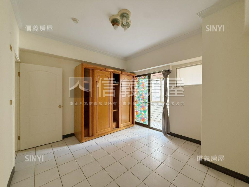 復新建設大三房附休旅車位房屋室內格局與周邊環境