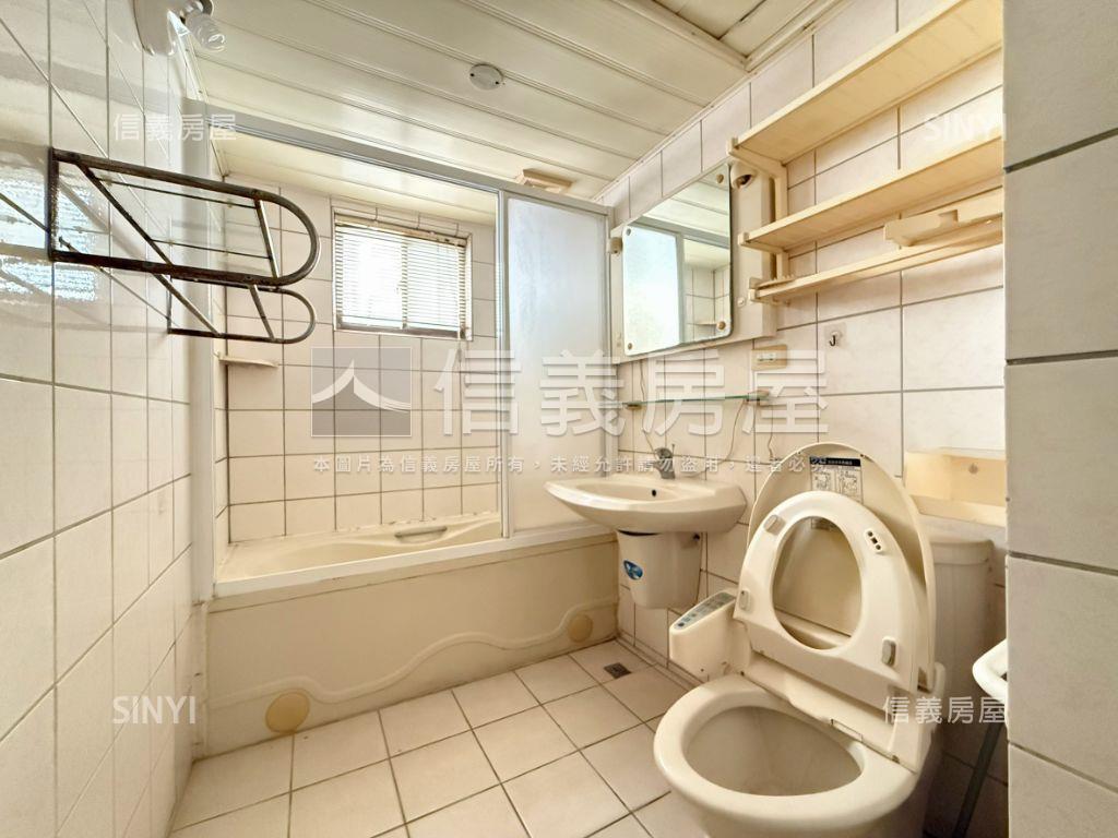 復新建設大三房附休旅車位房屋室內格局與周邊環境