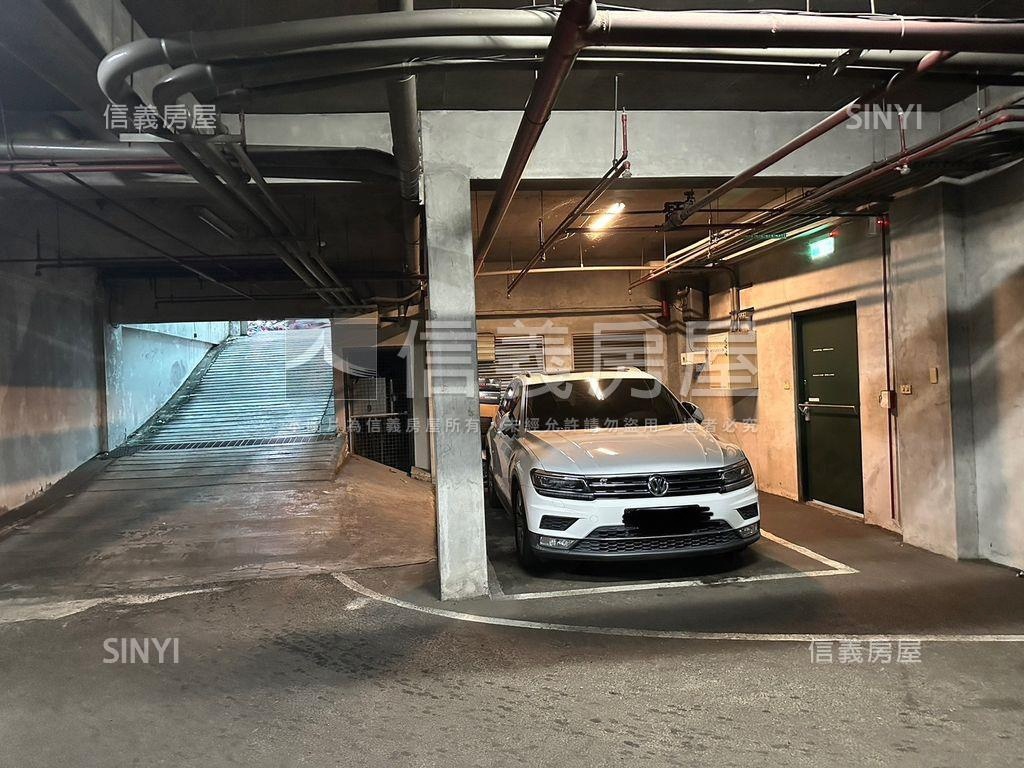 南山路８１巷四房坡平車位房屋室內格局與周邊環境