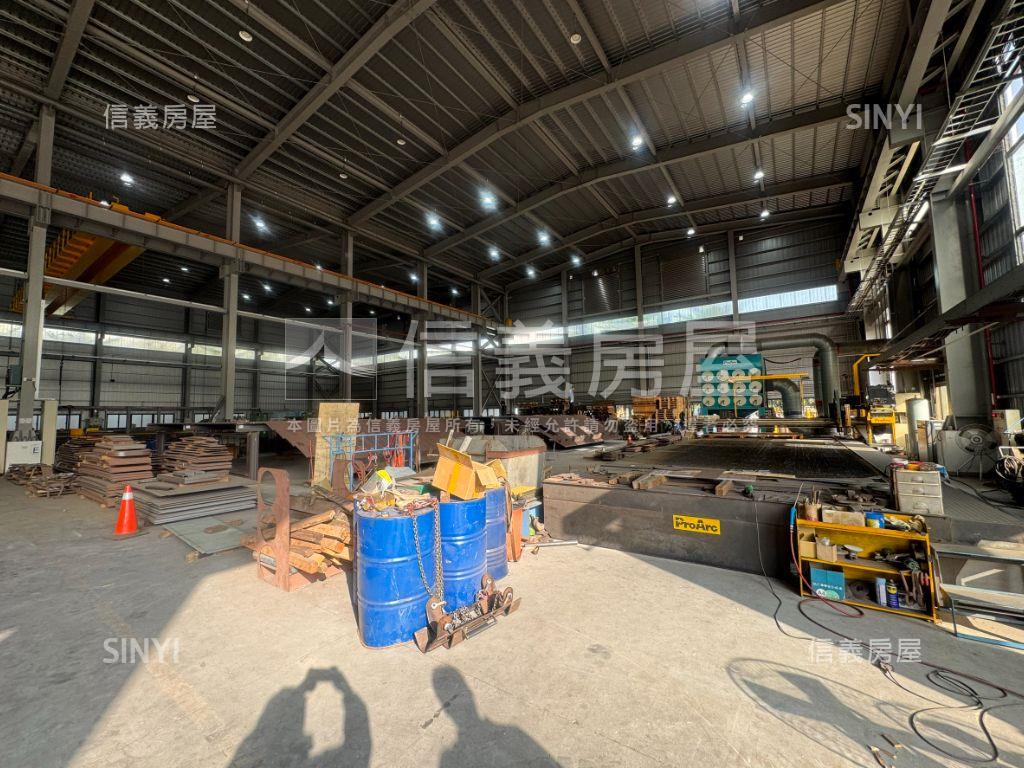 和發園區三角窗千坪鋼骨廠房屋室內格局與周邊環境