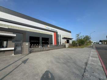 和發園區三角窗千坪鋼骨廠