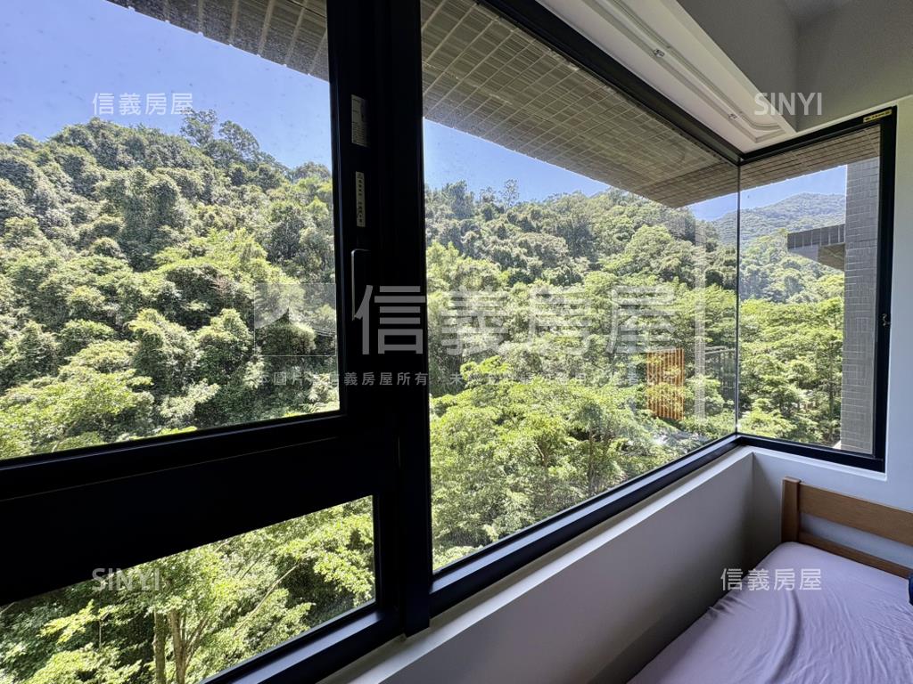 星野沐月山景２房車位房屋室內格局與周邊環境