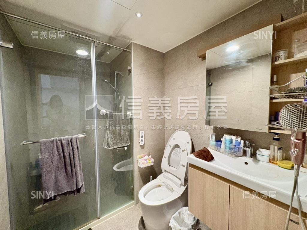 星野沐月山景２房車位房屋室內格局與周邊環境