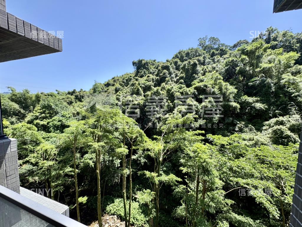 星野沐月山景２房車位房屋室內格局與周邊環境