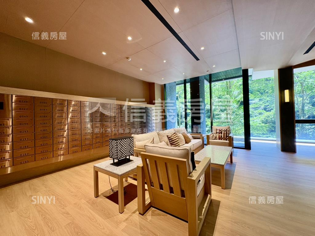 星野沐月山景２房車位房屋室內格局與周邊環境